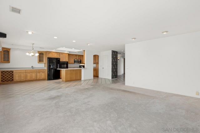 6276 Del Paso Ave, San Diego CA: https://media.crmls.org/mediaz/d4edd1eb-c65e-40f6-92ea-03ca3e9bba94.jpg