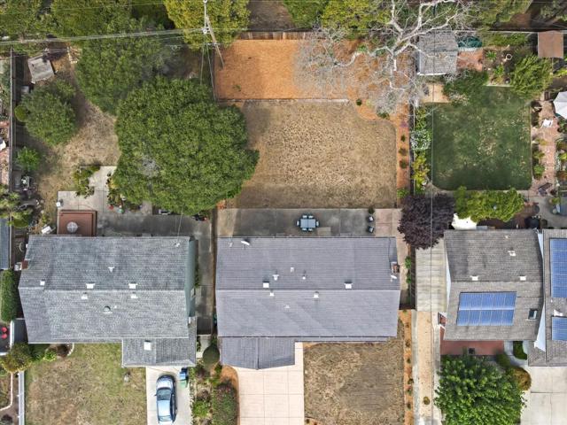 621 Monterey Avenue, Capitola CA: https://media.crmls.org/mediaz/d4ede7b2-a260-432a-af74-96e80c3a5df9.jpg