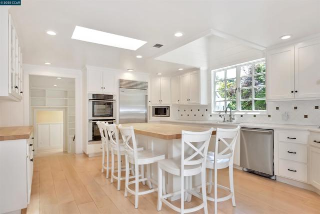 772 John Way, Lafayette CA: https://media.crmls.org/mediaz/d4ee033e-0022-479d-90e4-7cade1ae90b5.jpg