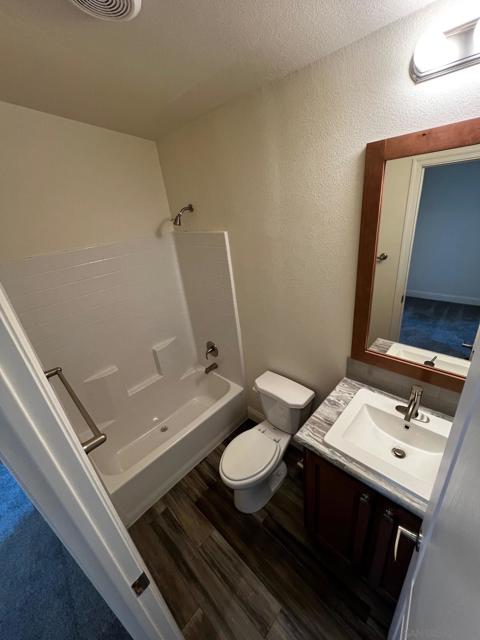 Image 14 of 59 For 8975 Lamar St
