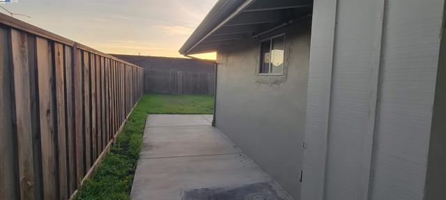 27781 Mandarin Ave, Hayward CA: https://media.crmls.org/mediaz/d4ee232f-92ae-4055-aecd-aff9984f1575.jpg