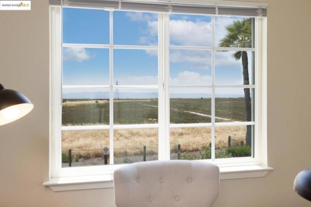 15388 Heron Dr, San Leandro CA: https://media.crmls.org/mediaz/d4ee6fc9-7dfa-4057-8847-9063df23d457.jpg