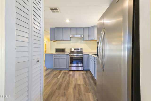 Detail Gallery Image 12 of 29 For 180 Camelia Way #180,  Ventura,  CA 93004 - 2 Beds | 2 Baths