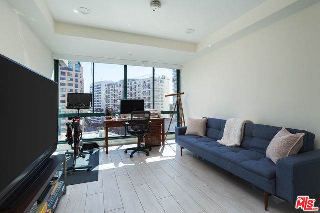 10490 Wilshire Boulevard, Los Angeles CA: https://media.crmls.org/mediaz/d4ef8705-040a-4dff-b839-adc99d3d67e3.jpg