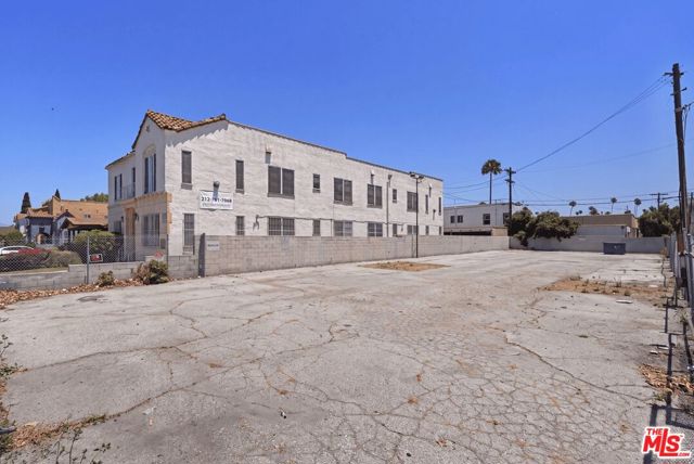 3050 Edgehill Drive
