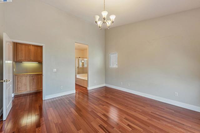 2578 Ridge Crest Ct., Castro Valley CA: https://media.crmls.org/mediaz/d4ef9392-c19e-47f7-bdf6-683bbb46e88b.jpg