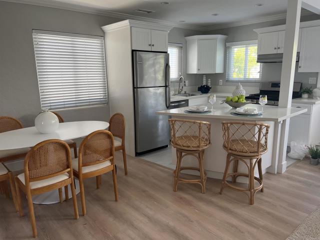 752 E Avenue, Coronado CA: https://media.crmls.org/mediaz/d4efc95f-5814-4286-851d-d6ab0e17c2d3.jpg