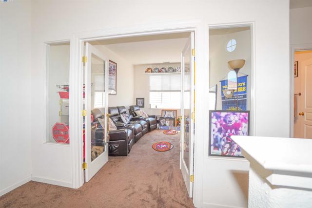 5018 Southport Ct, Antioch CA: https://media.crmls.org/mediaz/d4f03eb2-1e65-471f-af79-e45931272ed4.jpg