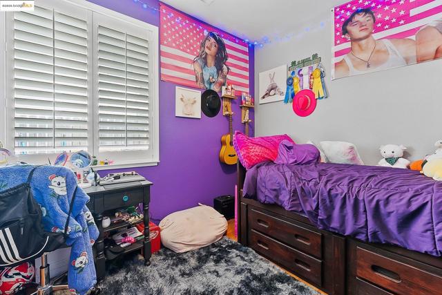 1126 Deerpark Rd, Oakley CA: https://media.crmls.org/mediaz/d4f04964-7681-4591-b934-dbcde6252ea5.jpg