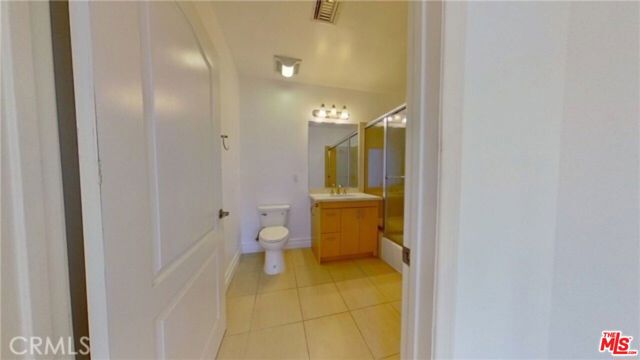 917 S New Hampshire Avenue, Los Angeles CA: https://media.crmls.org/mediaz/d4f0f58e-aeea-4bc5-9ea0-be495ab7332c.jpg
