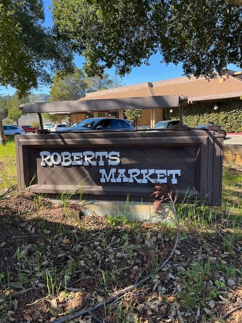 1023 Los Trancos Road, Portola Valley CA: https://media.crmls.org/mediaz/d4f121c7-6141-4704-9d82-a049fcece4d0.jpg