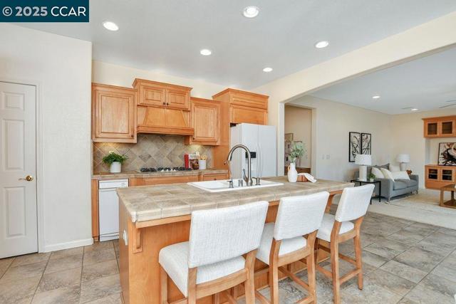 2460 Covelite Way, Antioch CA: https://media.crmls.org/mediaz/d4f26212-4b84-48f1-9dd5-fde0d21f88e6.jpg
