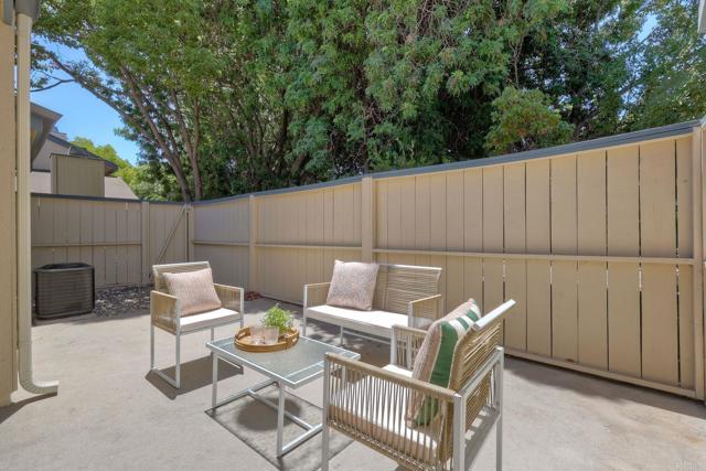 232 Cerco Rosado, San Marcos CA: https://media.crmls.org/mediaz/d4f33831-48e9-4f57-b89d-8ca7ab00c550.jpg