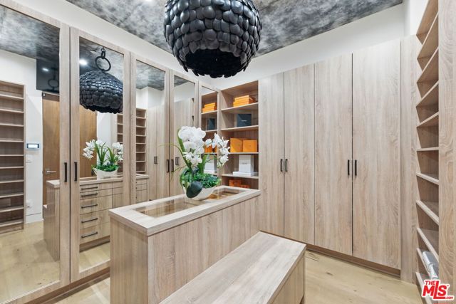14812 Morrison Street, Sherman Oaks CA: https://media.crmls.org/mediaz/d4f359cb-89e7-4bd7-8c29-b92230784dd1.jpg
