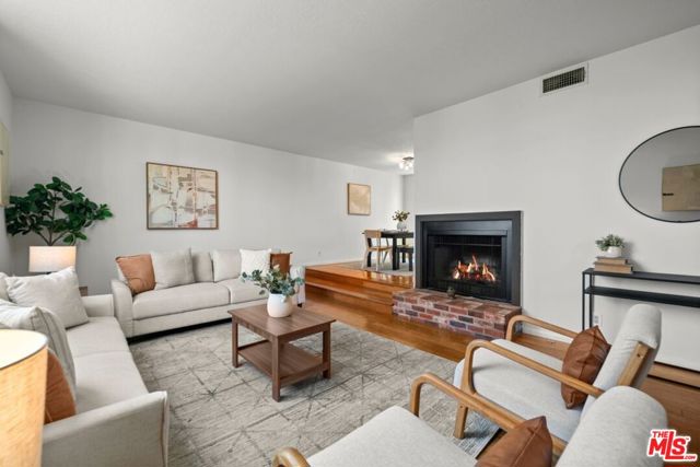 5840 Etiwanda Avenue, 3 photo 2