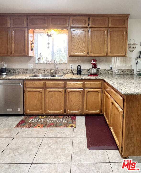 31229 Rolling Meadow Court, Coarsegold CA: https://media.crmls.org/mediaz/d4f43661-ba5e-48b2-a677-77cafa503a14.jpg