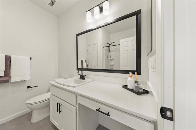 829 Crow Creek Circle, Galt CA: https://media.crmls.org/mediaz/d4f453cb-1011-445f-bbab-d3126e19f7d4.jpg