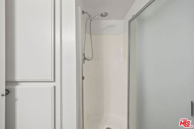 5840 Etiwanda Avenue, Tarzana CA: https://media.crmls.org/mediaz/d4f56be6-33fb-41a8-920b-5678381ad53f.jpg