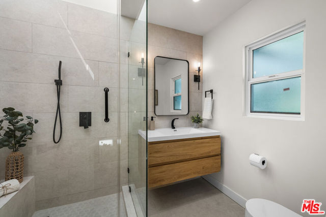 3260 Sagamore Way, Los Angeles CA: https://media.crmls.org/mediaz/d4f59f20-dd3e-4023-ba5c-fb15de8162d7.jpg