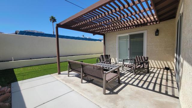 53645 Avenida Mendoza, La Quinta CA: https://media.crmls.org/mediaz/d4f5c6b8-2582-4a86-b9b0-86003efcfbfe.jpg