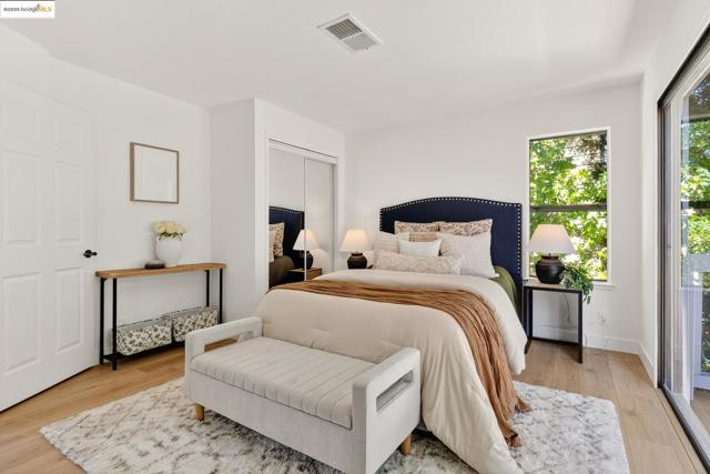 221 Village Pl, Martinez CA: https://media.crmls.org/mediaz/d4f61fc3-3d27-473e-b2f8-0d728471d379.jpg