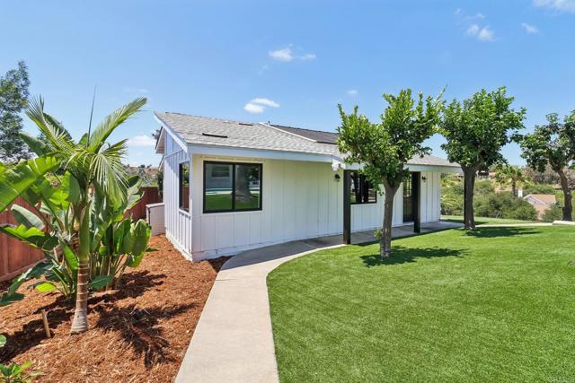 1797 99 Rabbit Hill, Fallbrook CA: https://media.crmls.org/mediaz/d4f71e92-e8af-4a82-8ce6-70c6a15160b7.jpg