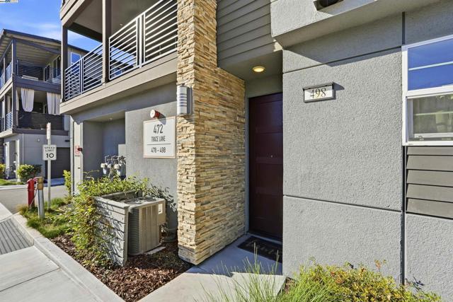 498 Trace Lane, Hayward CA: https://media.crmls.org/mediaz/d4f76b35-6308-4c23-be0b-786ce28241dc.jpg