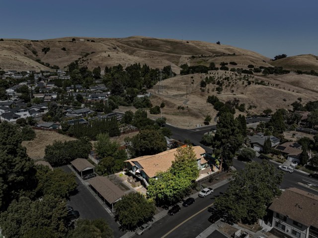 213 Ladera Plz, Union City CA: https://media.crmls.org/mediaz/d4f7a263-bc1d-41a0-a203-a248b8879d71.jpg