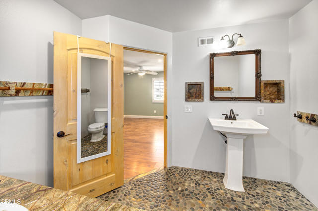 Detail Gallery Image 8 of 19 For 6349 Condor Ct, Ventura,  CA 93003 - 4 Beds | 2/1 Baths