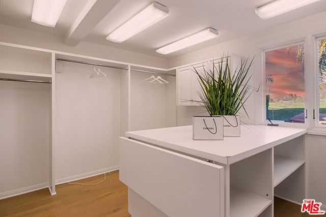 905 Berkeley Street, Santa Monica CA: https://media.crmls.org/mediaz/d4f7b802-3ad4-4f1d-a669-db1636b6a734.jpg