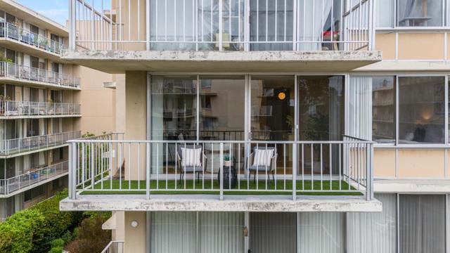 300 Davey Glen Road, Belmont CA: https://media.crmls.org/mediaz/d4f7d729-5db7-4189-9e9c-7fc265c6c085.jpg