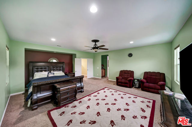 15624 Derrico Lane, Canyon Country CA: https://media.crmls.org/mediaz/d4f8005f-22b2-4486-9144-6372a2f00c16.jpg