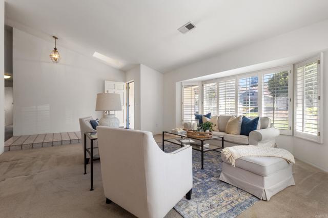 Detail Gallery Image 4 of 35 For 815 Boyle Ave, Escondido,  CA 92027 - 4 Beds | 3 Baths