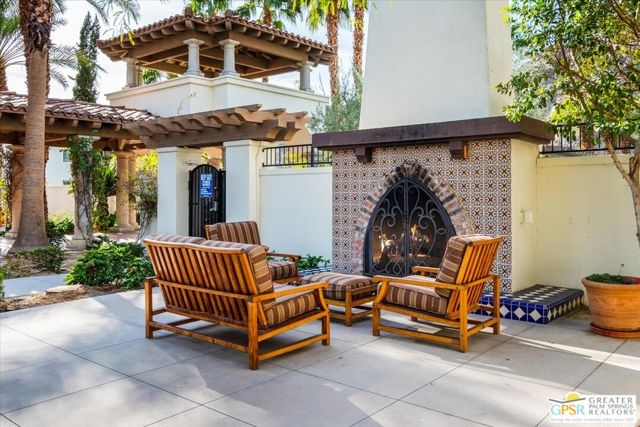 48472 Legacy Drive, La Quinta CA: https://media.crmls.org/mediaz/d4f871ac-4e52-4e4b-99ea-adc29a44676b.jpg