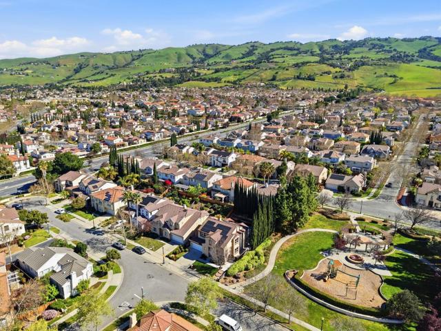 Image 48 of 65 For 3946 Louvre Avenue