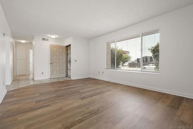 10625 Amantha Ave, San Diego CA: https://media.crmls.org/mediaz/d4f90320-ef53-4991-a241-8080d55ac5c5.jpg