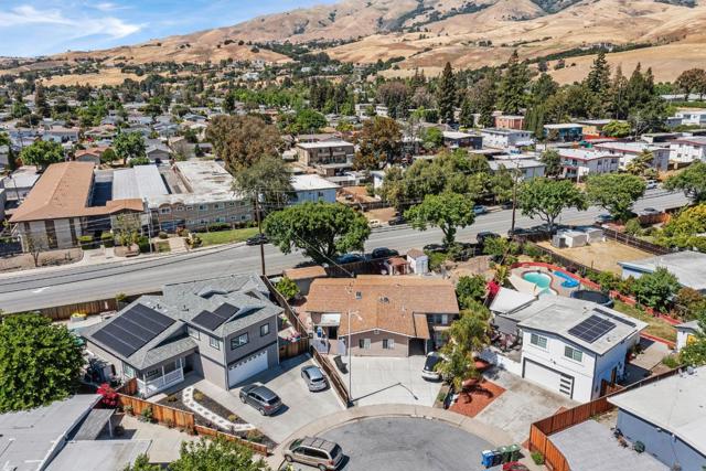 1549 Jupiter Way, Milpitas CA: https://media.crmls.org/mediaz/d4f92931-7256-43fe-b387-7ebb2383d480.jpg