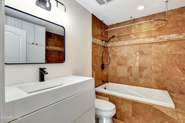 3118 Big Sky Drive, Thousand Oaks CA: https://media.crmls.org/mediaz/d4f94a85-e5c3-44de-8663-b75cceceb795.jpg