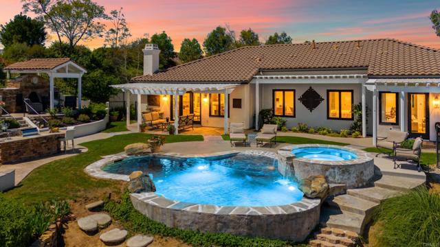 Detail Gallery Image 4 of 16 For 2278 Lindsey Ct, Fallbrook,  CA 92028 - 4 Beds | 2 Baths