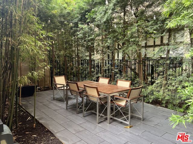 460 S Spring Street, Los Angeles CA: https://media.crmls.org/mediaz/d4f9bbc4-9b35-4ec2-90cb-3ab295c4d2e6.jpg