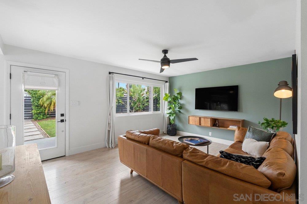 725 Teaberry St - photo 2