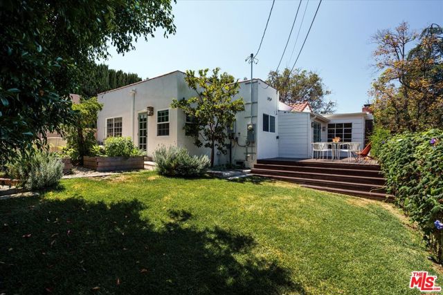 1410 Stanford Drive, Glendale CA: https://media.crmls.org/mediaz/d4fa0ea9-e127-4f9d-94bf-aa60c3a0739b.jpg