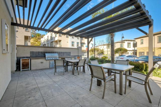 2211 Solara Lane, Vista CA: https://media.crmls.org/mediaz/d4fa1ea1-9162-414b-afde-03d49124e2dd.jpg