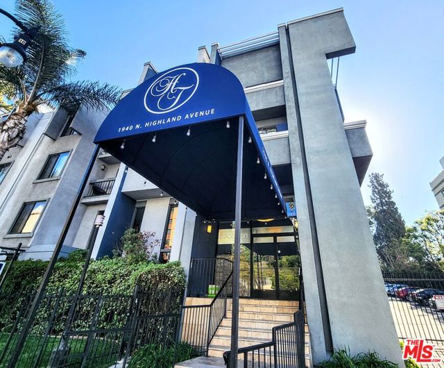 1940 N Highland Avenue, Los Angeles CA: https://media.crmls.org/mediaz/d4fa9e81-68c8-4afc-938e-9ba64f59559d.jpg