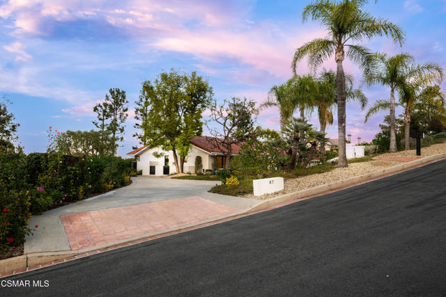 87 Pinecrest Road, Westlake Village CA: https://media.crmls.org/mediaz/d4faf480-d25e-4e32-be49-e6c84e7f71e4.jpg