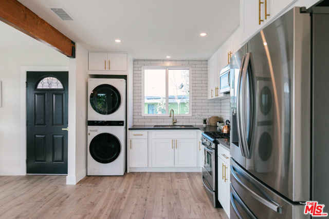 4339 Blanchard Street, Los Angeles CA: https://media.crmls.org/mediaz/d4fb88f9-04b5-40fc-8a2b-53470f2160aa.jpg