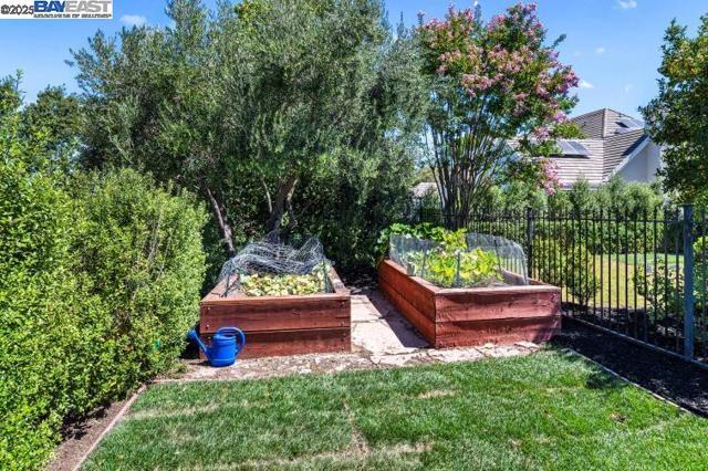 1137 Via Di Salerno, Pleasanton CA: https://media.crmls.org/mediaz/d4fbc149-42a5-4840-ba73-ca738b6b7dda.jpg