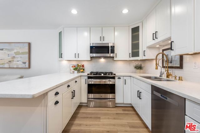 5901 Canterbury Drive, Culver City CA: https://media.crmls.org/mediaz/d4fbd192-aee5-4aba-8030-2f982fa67988.jpg