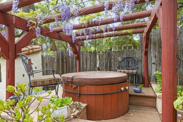 308 Topa Topa Drive, Ojai CA: https://media.crmls.org/mediaz/d4fdb61f-ea42-4b97-800a-c42be677c192.jpg