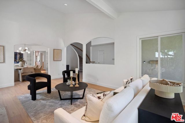 314 22nd Street, Santa Monica CA: https://media.crmls.org/mediaz/d4fddcd5-7f1a-4fb2-b1fc-790a074705a7.jpg